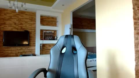 Elizabeth  online show from September 2025 09:03:01 AM