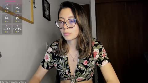 Aria Independent model online show from November 2025 12:46:01 AM