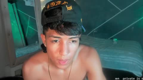 Snapshot of sean_scoth2 chatting on December 2024 01:39:01 AM Sean Scoth online show from December 2024 01:39:01 AM