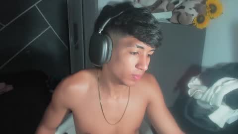 Snapshot of sean_scoth2 chatting on January 2025 07:14:02 PM Sean Scoth online show from January 2025 07:14:02 PM