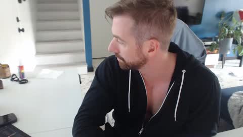 Snapshot of seanbluexxx chatting on November 2025 05:45:03 PM Sean Blue online show from November 2025 05:45:03 PM