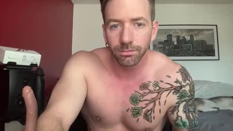 Snapshot of seanbluexxx chatting on December 2025 07:10:01 PM Sean Blue online show from December 2025 07:10:01 PM