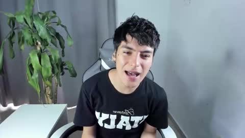 Snapshot of sebas_rosse chatting on March 2026 04:43:01 PM sebastian online show from March 2026 04:43:01 PM