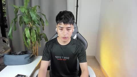 Snapshot of sebas_rosse chatting on March 2026 01:04:01 PM sebastian online show from March 2026 01:04:01 PM