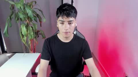 Snapshot of sebas_rosse chatting on March 2026 03:17:01 PM sebastian online show from March 2026 03:17:01 PM