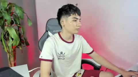 Snapshot of sebas_rosse chatting on March 2026 03:39:02 PM sebastian online show from March 2026 03:39:02 PM