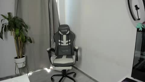 Snapshot of sebas_rosse chatting on April 2026 03:50:02 PM sebastian online show from April 2026 03:50:02 PM