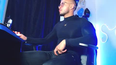 Sebastian online show from February 2026 06:51:02 AM