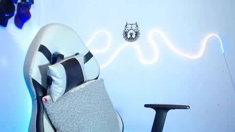 Sebastian online show from February 2026 05:01:01 AM