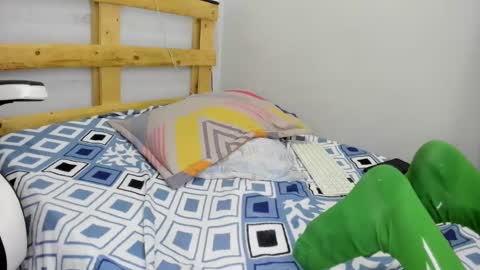 sebastian 0422 online show from January 2025 02:57:02 AM