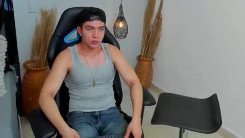 Snapshot of sebastiantorres_ chatting on December 2025 03:18:02 PM SEBASTIAN online show from December 2025 03:18:02 PM