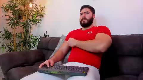 Snapshot of sebastianvilla__ chatting on July 2026 11:09:02 PM Instagram jeanpaulfit online show from July 2026 11:09:02 PM