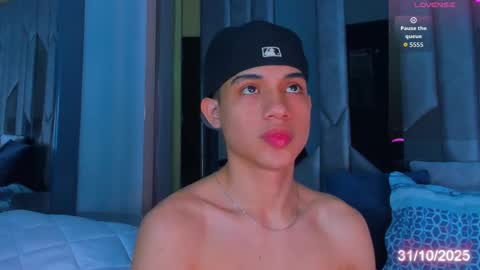 Sebastian online show from October 2025 09:05:02 PM