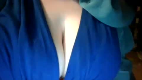 Sunny online show from October 2025 02:41:02 AM