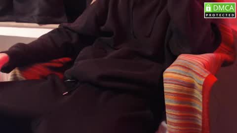 maybe Phil  online show from December 2025 07:32:01 PM