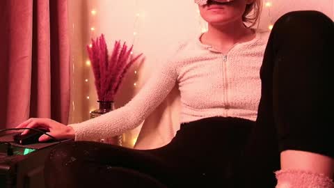 Snapshot of secretanni chatting on January 2025 07:18:02 PM Anni online show from January 2025 07:18:02 PM