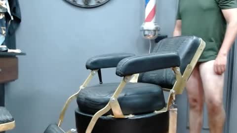 Snapshot of secrets_of_the_barber chatting on March 2025 10:32:02 AM the Barber online show from March 2025 10:32:02 AM