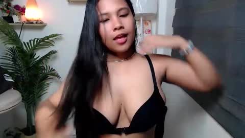 ellie online show from December 2025 12:30:01 AM