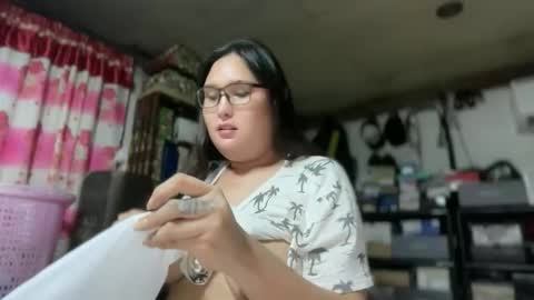 Snapshot of seductive_housewife chatting on April 2026 04:31:02 PM seductive_housewife online show from April 2026 04:31:02 PM