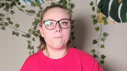 Snapshot of seductive_she_wolf chatting on November 2025 06:43:01 PM seductive_she_wolf online show from November 2025 06:43:01 PM