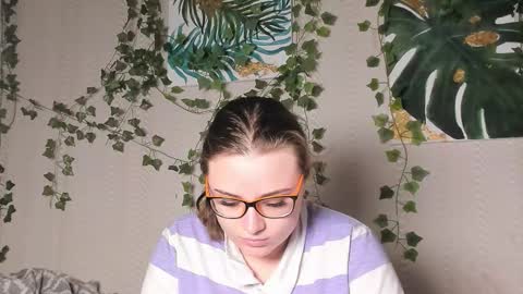 Snapshot of seductive_she_wolf chatting on November 2025 03:24:01 PM seductive_she_wolf online show from November 2025 03:24:01 PM