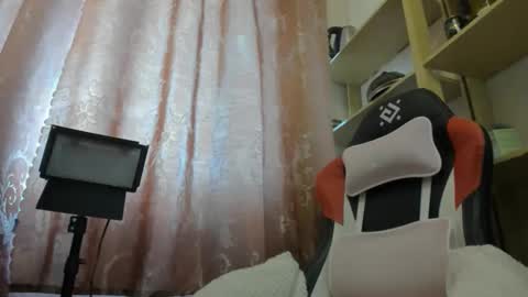 Snapshot of seductive_she_wolf chatting on November 2025 12:48:01 PM seductive_she_wolf online show from November 2025 12:48:01 PM