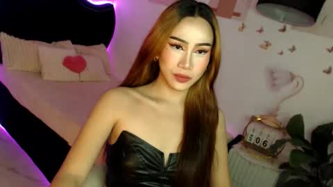 Snapshot of seductive_vana chatting on April 2026 04:15:02 PM Vanessa online show from April 2026 04:15:02 PM