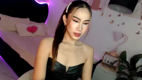 Snapshot of seductive_vana chatting on April 2026 05:24:01 PM Vanessa online show from April 2026 05:24:01 PM