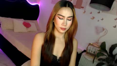 Snapshot of seductive_vana chatting on April 2026 01:06:01 AM Vanessa online show from April 2026 01:06:01 AM