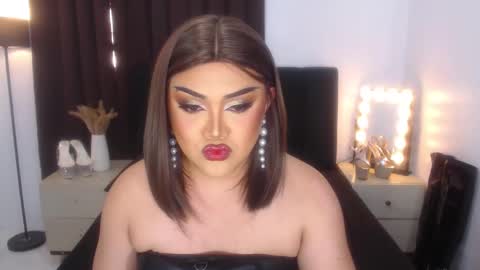 Natalie Mefford online show from February 2025 01:23:02 AM