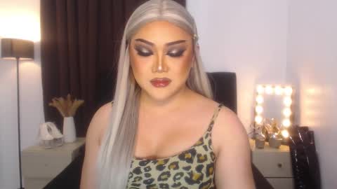 Natalie Mefford online show from February 2025 06:59:02 AM