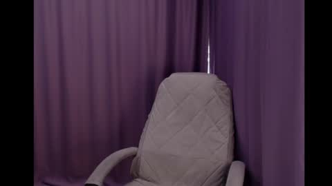 Emily online show from April 2026 06:42:02 AM