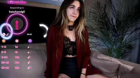 Snapshot of seeeyoubaby chatting on September 2025 04:17:01 PM Slavia online show from September 2025 04:17:01 PM