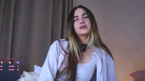 Snapshot of seeeyoubaby chatting on October 2025 04:16:01 PM Slavia online show from October 2025 04:16:01 PM