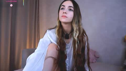 Snapshot of seeeyoubaby chatting on October 2025 02:48:02 PM Slavia online show from October 2025 02:48:02 PM