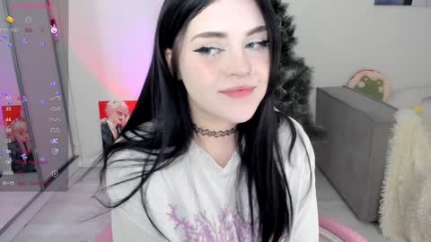 Snapshot of selena___cute chatting on December 2024 05:14:02 AM Selena online show from December 2024 05:14:02 AM