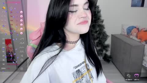 Snapshot of selena___cute chatting on December 2024 05:26:01 AM Selena online show from December 2024 05:26:01 AM