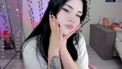 Snapshot of selena___cute chatting on January 2025 05:02:02 AM Selena online show from January 2025 05:02:02 AM