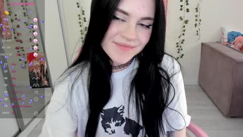 Snapshot of selena___cute chatting on February 2025 07:50:02 AM Selena online show from February 2025 07:50:02 AM