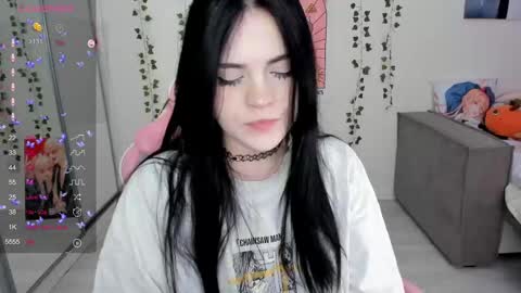 Snapshot of selena___cute chatting on February 2025 05:03:02 AM Selena online show from February 2025 05:03:02 AM