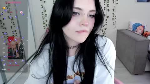 Snapshot of selena___cute chatting on February 2025 08:09:01 AM Selena online show from February 2025 08:09:01 AM