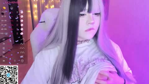 Snapshot of selena___cute chatting on February 2026 04:39:02 AM Selena online show from February 2026 04:39:02 AM