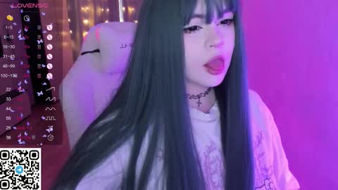 Snapshot of selena___cute chatting on March 2026 05:44:01 AM Selena online show from March 2026 05:44:01 AM