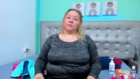 Snapshot of selena_castillo chatting on February 2025 02:40:01 AM Selena online show from February 2025 02:40:01 AM