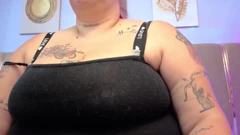 Snapshot of selena_castillo chatting on October 2025 11:19:01 AM Selena online show from October 2025 11:19:01 AM