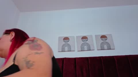 Snapshot of selena_castillo chatting on December 2025 12:10:01 PM Selena online show from December 2025 12:10:01 PM