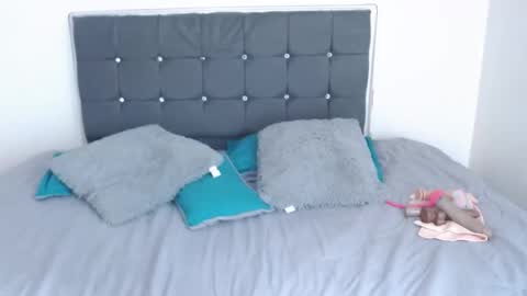 Selena online show from October 2025 05:52:02 PM