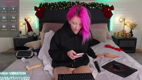 Snapshot of selena_lily chatting on December 2024 01:15:02 AM Selena Lily online show from December 2024 01:15:02 AM