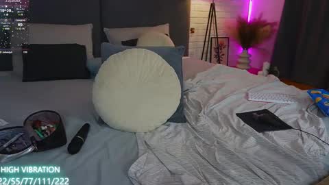 Snapshot of selena_lily chatting on February 2025 04:13:02 PM Selena Lily online show from February 2025 04:13:02 PM