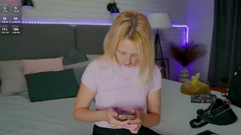 Snapshot of selena_lily chatting on September 2025 12:16:01 PM Selena Lily online show from September 2025 12:16:01 PM